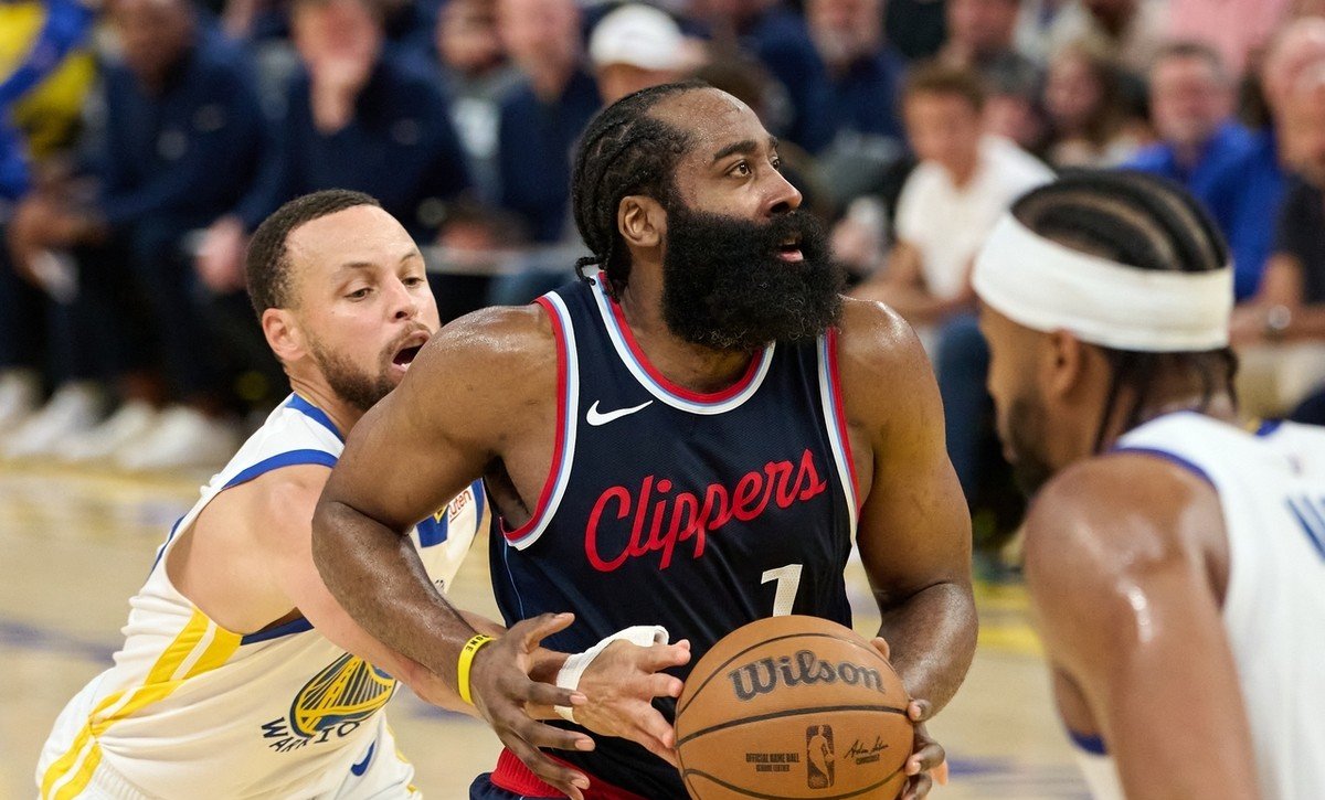 九游体育下载-加时末段体能课后，皇家马德里再遭质疑备战NBA季后赛，压力陡增，球队文化再被提及的简单介绍